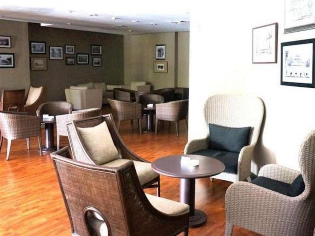 Kyriad Bumiminang Hotel Padang  Exterior foto