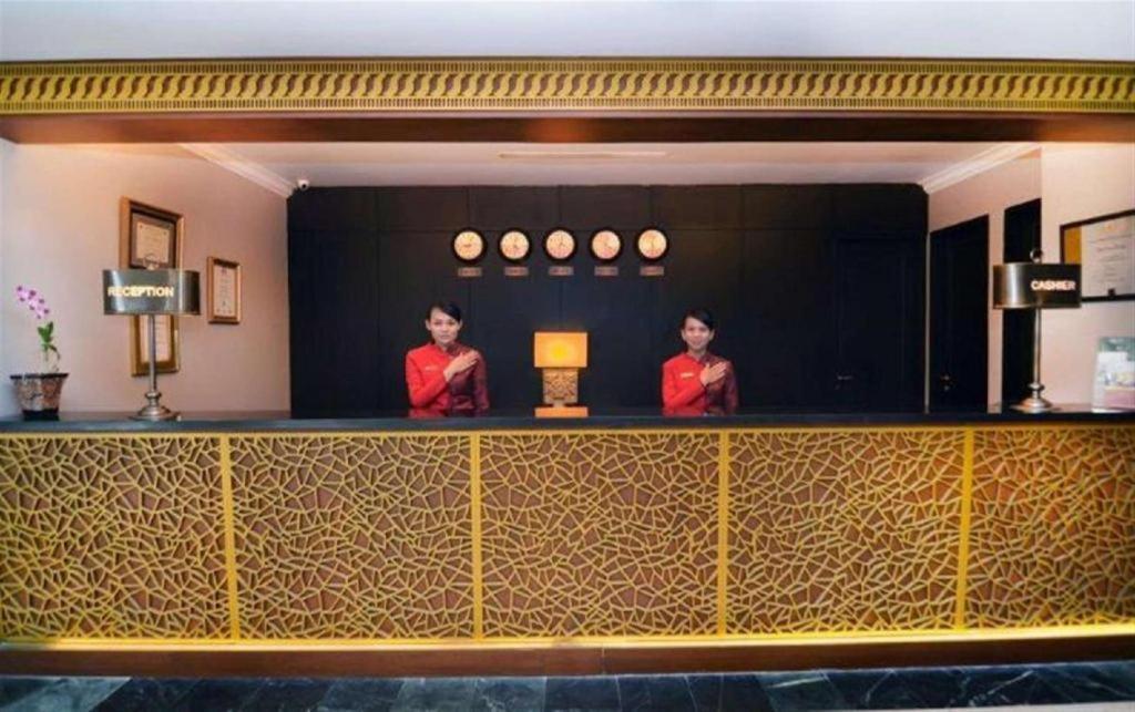 Kyriad Bumiminang Hotel Padang  Exterior foto