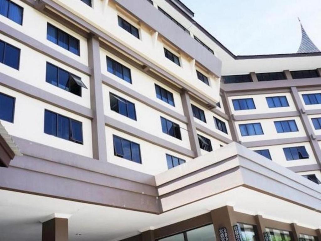 Kyriad Bumiminang Hotel Padang  Exterior foto