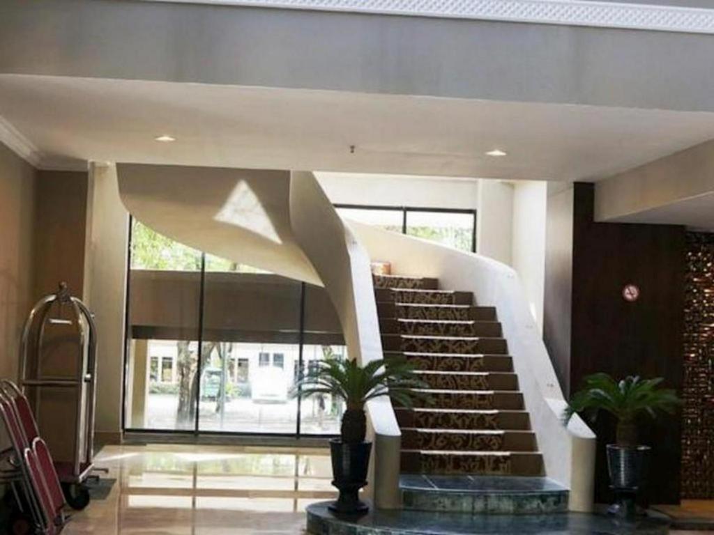 Kyriad Bumiminang Hotel Padang  Exterior foto