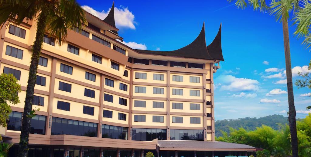 Kyriad Bumiminang Hotel Padang  Exterior foto