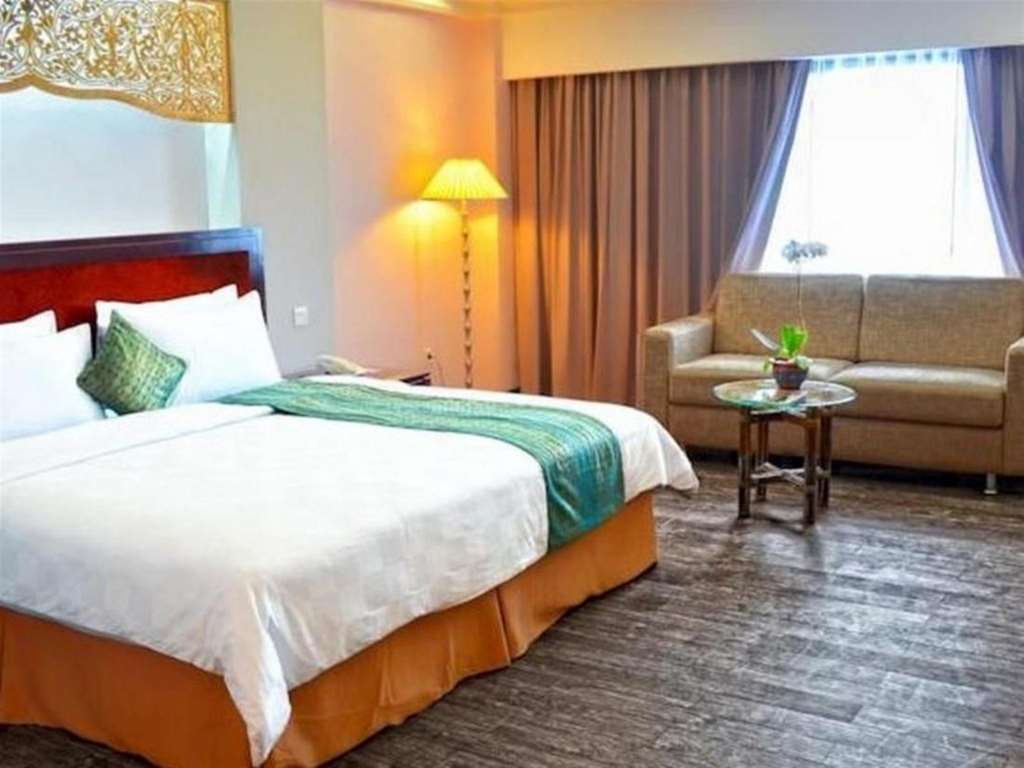 Kyriad Bumiminang Hotel Padang  Quarto foto